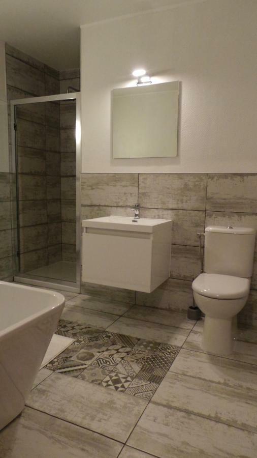 Number9 - Now With Air Conditioned Rooms Carlipa エクステリア 写真